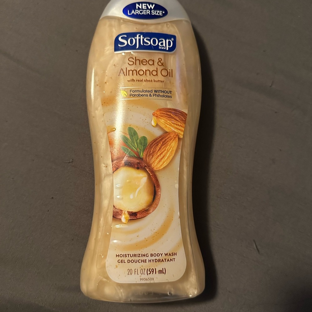 Softsoap Shea & Almond Oil Body Wash - Cream